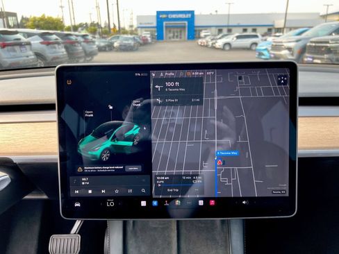 Used 2021 Tesla Model Y Long Range AWD/4WD image 11