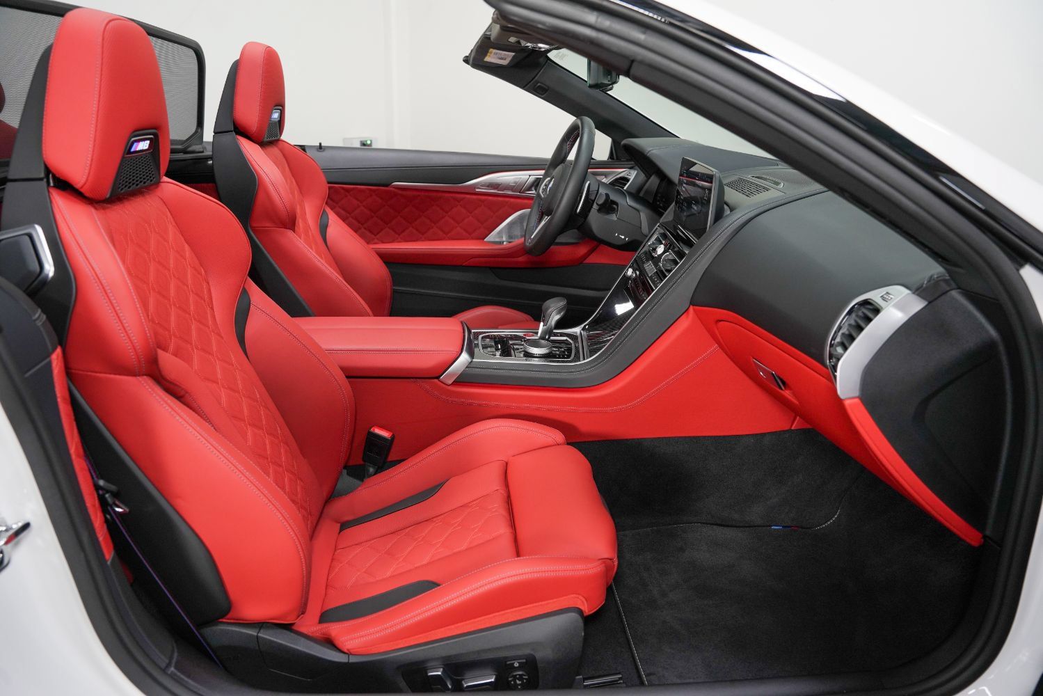 Used 2025 BMW M8 Competition w/ M Carbon Exterior Package AWD/4WD image 32