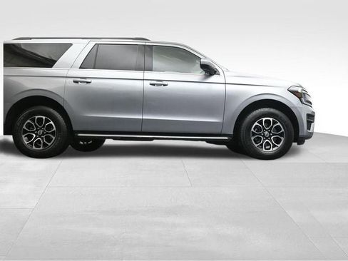 Used 2023 Ford Expedition Max XLT image 25