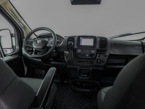 Used 2024 RAM ProMaster 2500 w/ Convenience Group image 19