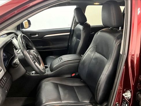 Used 2015 Toyota Highlander XLE image 34