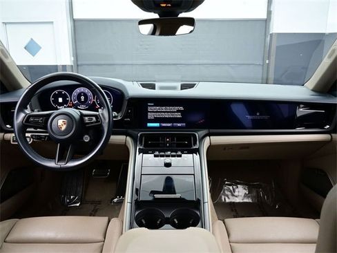 Used 2024 Porsche Panamera 4 image 20