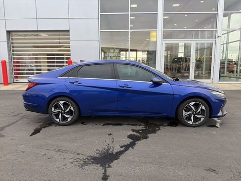 Used 2023 Hyundai Elantra Limited image 8