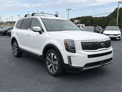 Used 2020 Kia Telluride S FWD image 3