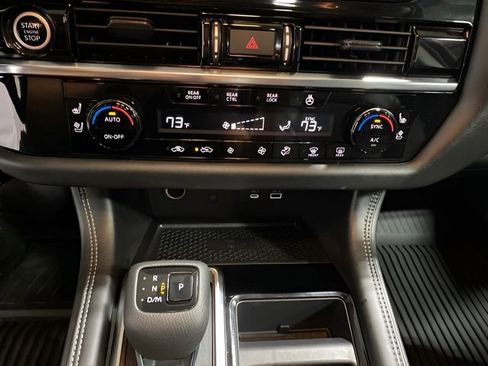 Used 2024 Nissan Pathfinder Platinum AWD/4WD image 20