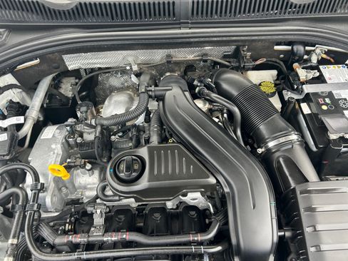 Used 2025 Volkswagen Jetta SE w/ Sunroof Package FWD image 21