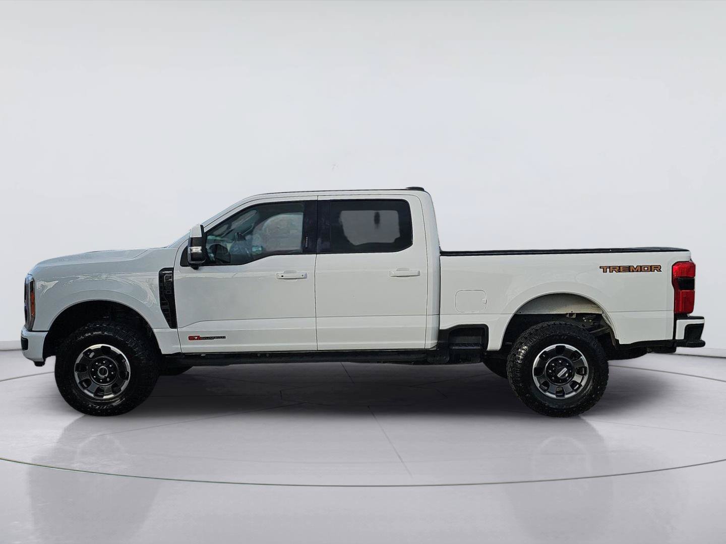 Used 2023 Ford F250 Lariat w/ Lariat Ultimate Package AWD/4WD image 2