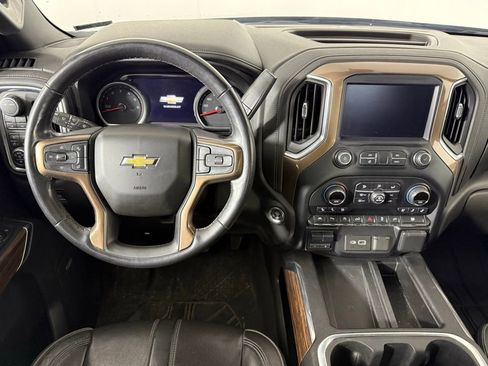 Used 2021 Chevrolet Silverado 1500 High Country w/ Technology Package image 4