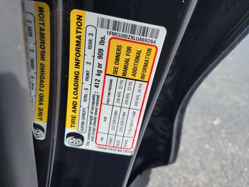 Used 2020 Ford Escape Titanium FWD image 48