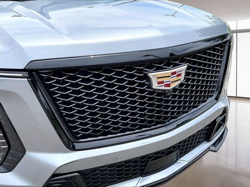 Used 2025 Cadillac Escalade V AWD/4WD image 31
