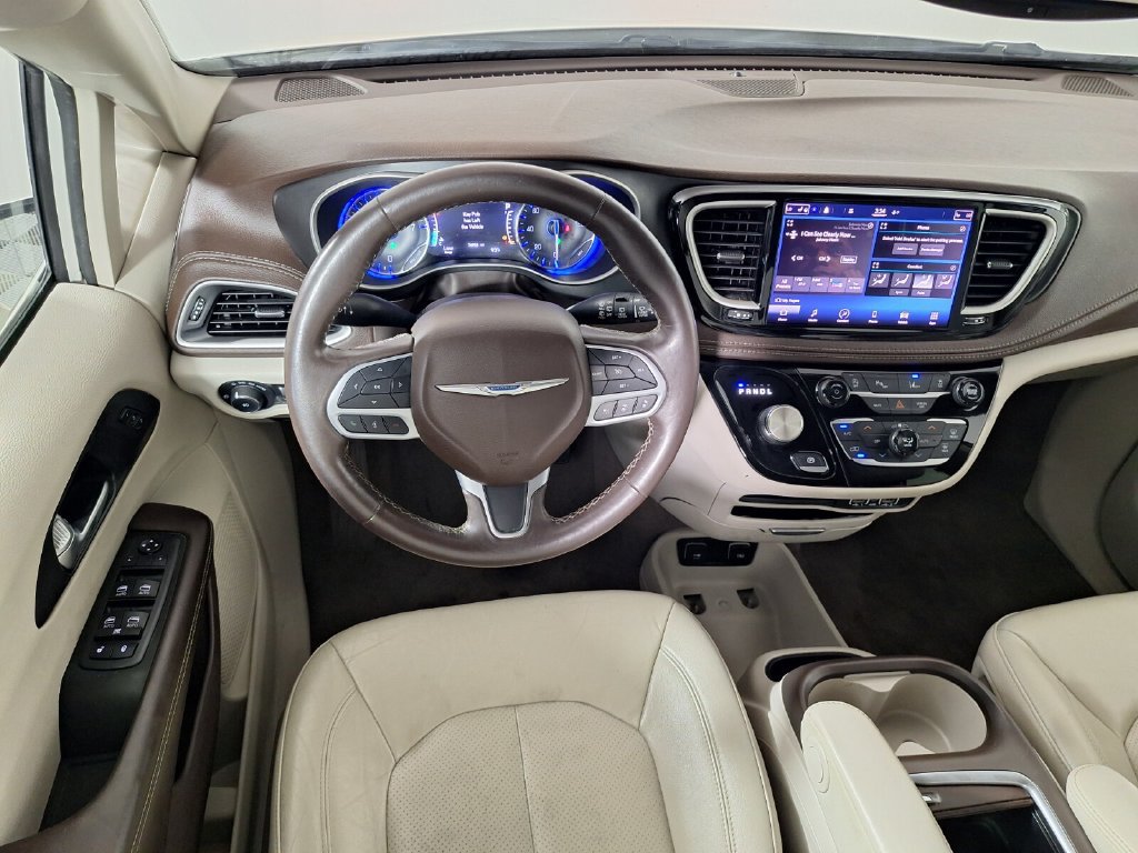 Used 2021 Chrysler Pacifica Touring-L FWD image 9