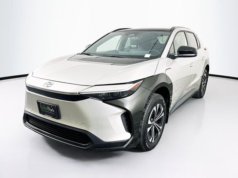 Used 2024 Toyota bZ4X XLE w/ Weather Package image 3