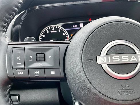 Used 2024 Nissan Pathfinder SL w/ SL Premium Package FWD image 26