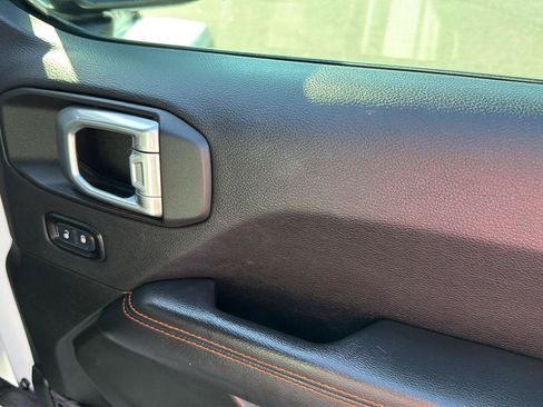 Used 2020 Jeep Gladiator Mojave AWD/4WD image 12
