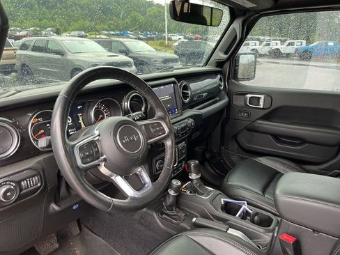 Used 2020 Jeep Wrangler Unlimited Sahara AWD/4WD image 3