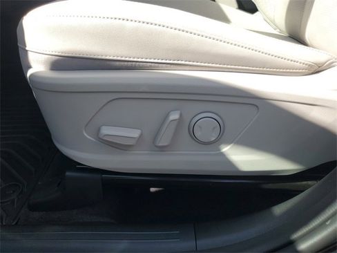 Used 2025 Kia Sorento EX image 14