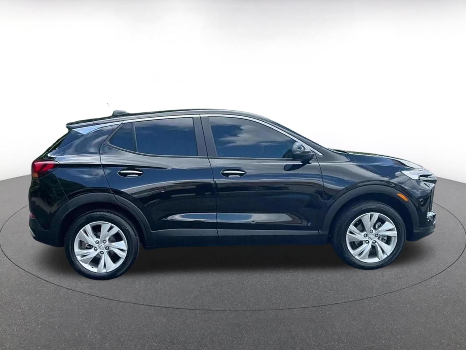 Used 2025 Buick Encore GX Preferred AWD/4WD image 15