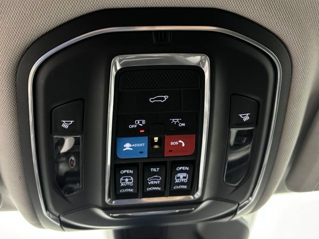 Used 2024 Jeep Grand Cherokee L Limited AWD/4WD image 41
