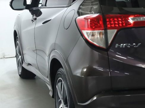 Used 2020 Honda HR-V Touring image 14