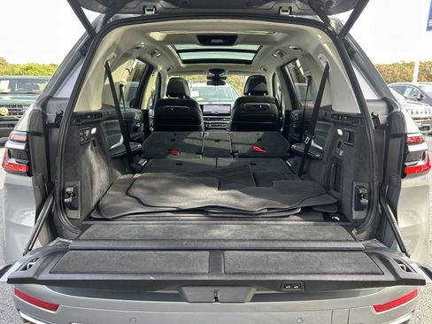 Used 2024 BMW X7 xDrive40i w/ Premium Package image 16