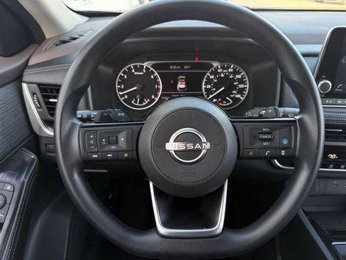 Used 2023 Nissan Rogue SV image 12