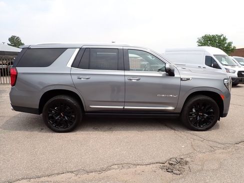 Used 2021 GMC Yukon Denali w/ Denali Premium Package AWD/4WD image 5
