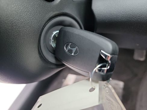 New 2026 Hyundai Elantra SE image 23