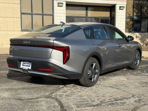 New 2025 Kia K4 LXS image 3