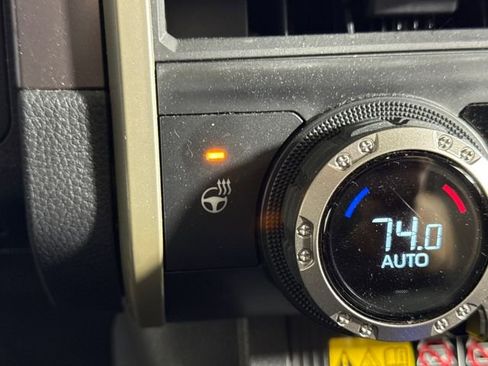 Used 2024 Toyota Tacoma TRD Off-Road w/ TRD Off Road Premium Package image 31