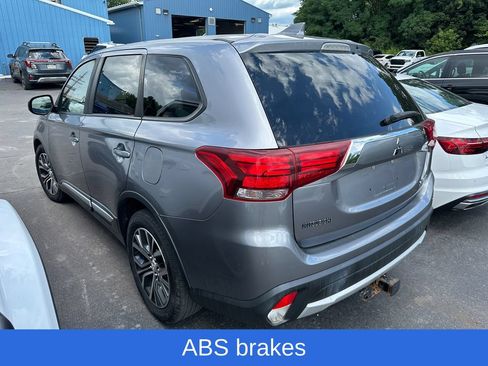 Used 2018 Mitsubishi Outlander AWD image 6