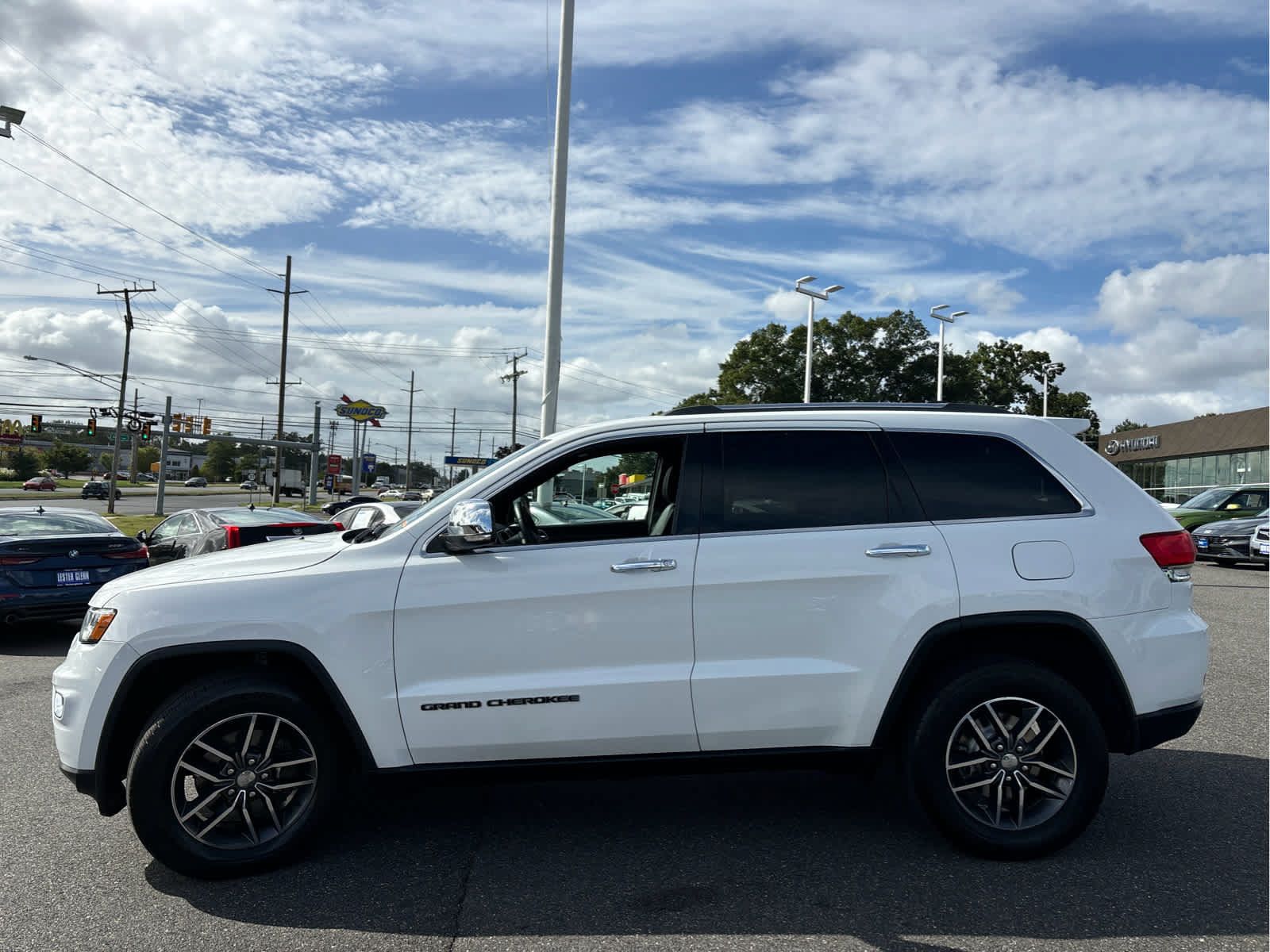 Used 2018 Jeep Grand Cherokee Limited AWD/4WD image 6