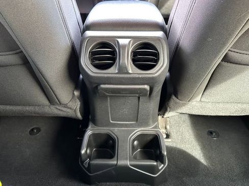 Used 2021 Jeep Wrangler Sport S image 13