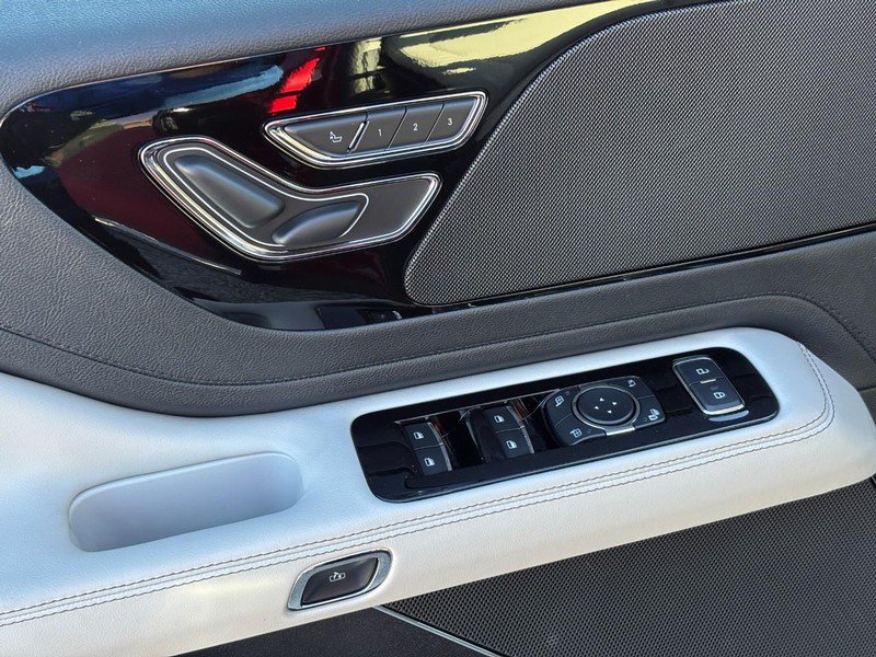 New 2027 Lincoln Aviator AWD image 17