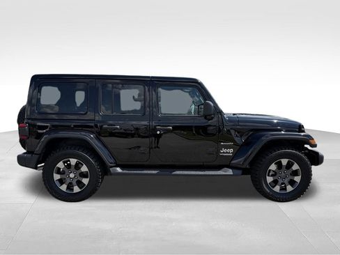 Used 2018 Jeep Wrangler Unlimited Sahara w/ Dual Top Group AWD/4WD image 28
