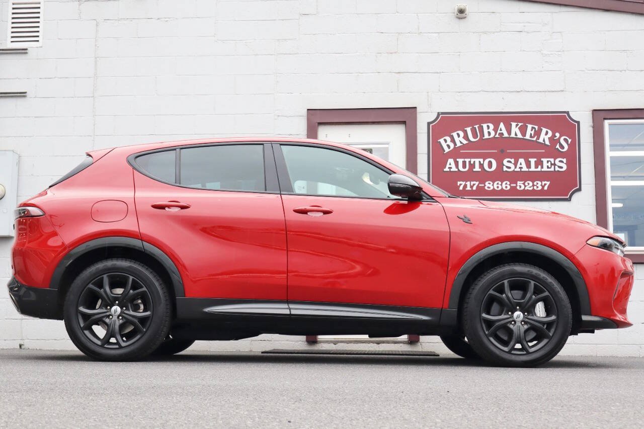 Used 2024 Dodge Hornet R/T Plus w/ R/T Blacktop Package AWD/4WD image 12