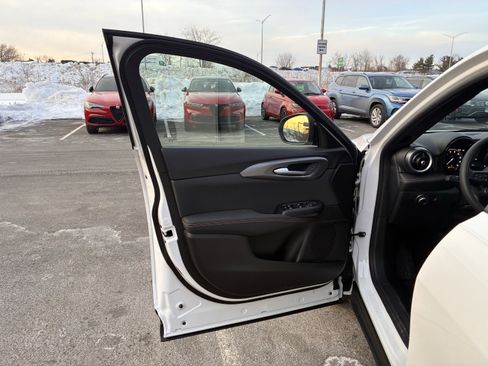 New 2026 Alfa Romeo Tonale Sprint image 13