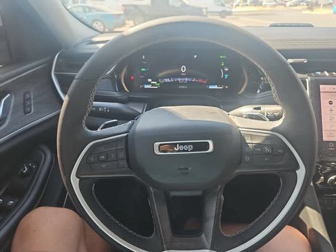 Used 2023 Jeep Grand Cherokee 4WD 4xe image 15