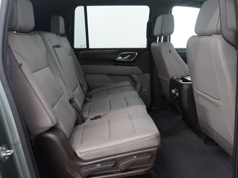 Used 2023 GMC Yukon XL SLT image 15