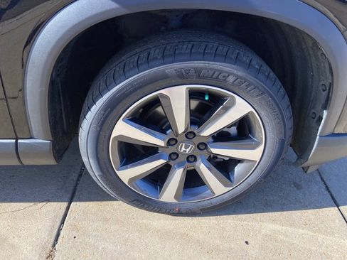 Used 2025 Honda Pilot Touring image 32