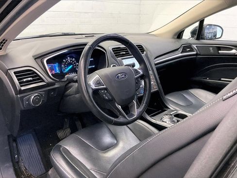 Used 2019 Ford Fusion Titanium image 13