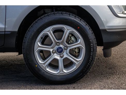 Used 2020 Ford EcoSport SE w/ SE Convenience Package image 9