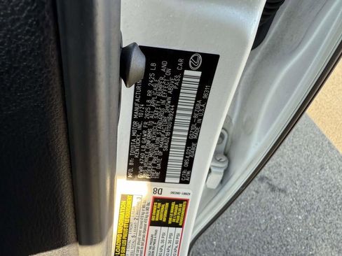 Used 2025 Lexus ES 350 Premium image 31