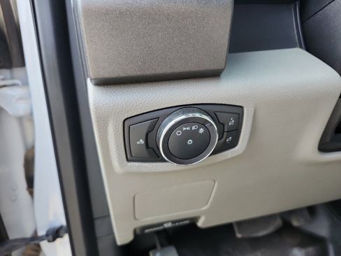 Used 2020 Ford F250 XL w/ Power Equipment Group image 19