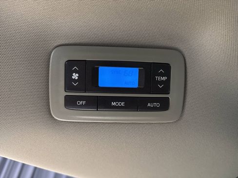 Used 2016 Toyota Sienna LE FWD image 18