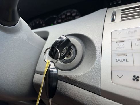 Used 2009 Toyota Avalon XL FWD image 22