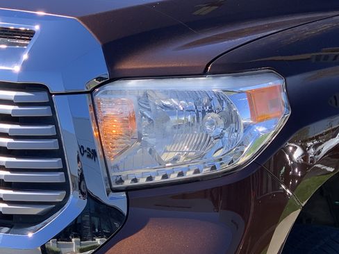 Used 2017 Toyota Tundra Limited w/ Limited Premium Package image 6