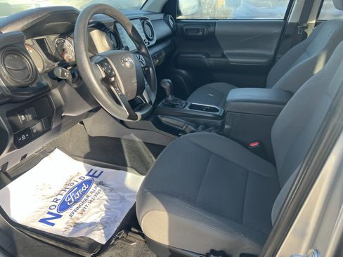 Used 2022 Toyota Tacoma SR image 14