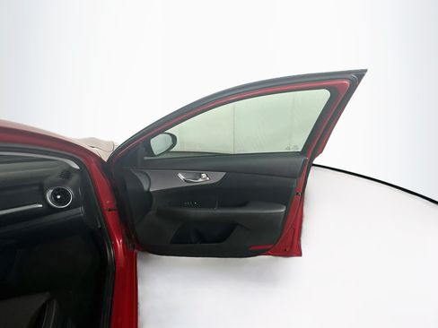 Used 2024 Kia Forte LXS FWD image 29
