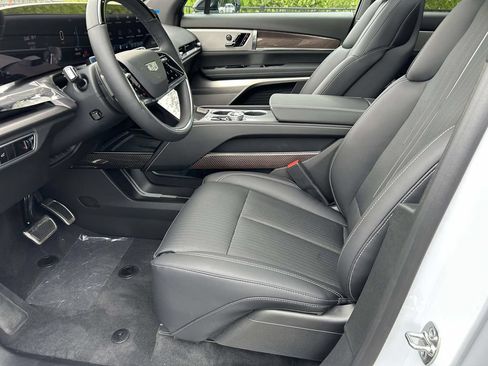 New 2027 Cadillac Vistiq Sport AWD/4WD image 21