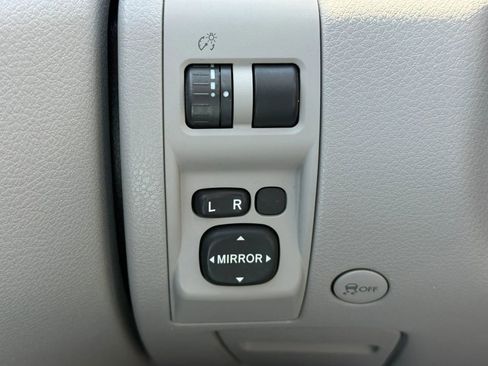 Used 2013 Subaru Forester 2.5X Premium AWD/4WD image 22